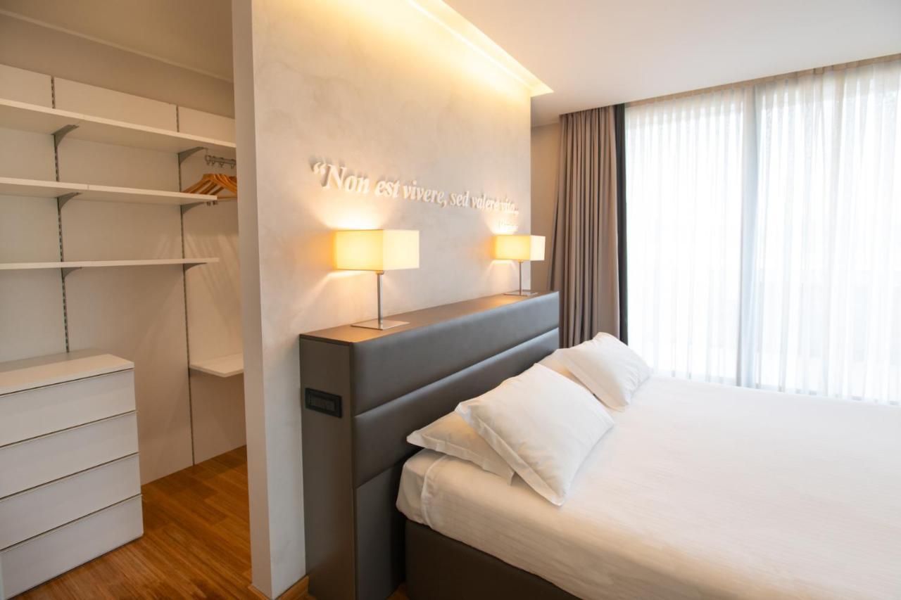 Suite Pool Access
